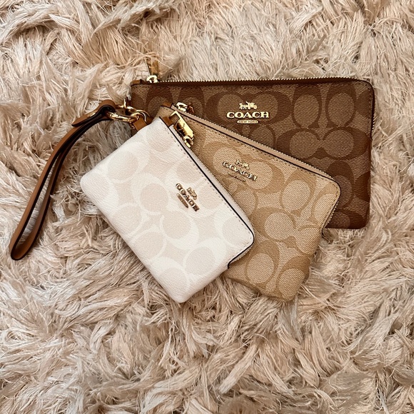 🚨 ENTRYYYY 🚨 3 piece set Coach Clutches w/Signature Monogram - Picture 5 of 16